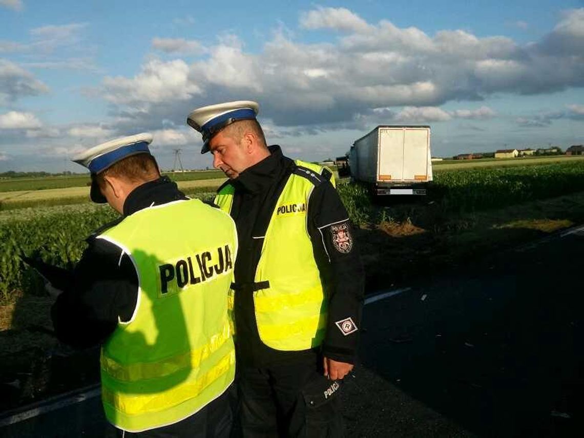 Zderzenie z TIR-em w Russowie. Nie żyje kierowca ZDJĘCIA