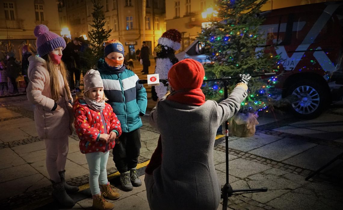 Zdrowia, optymizmu i nadziei na w końcu lepsze czasy – życzenia kaliszan przed kamerami ZDJĘCIA