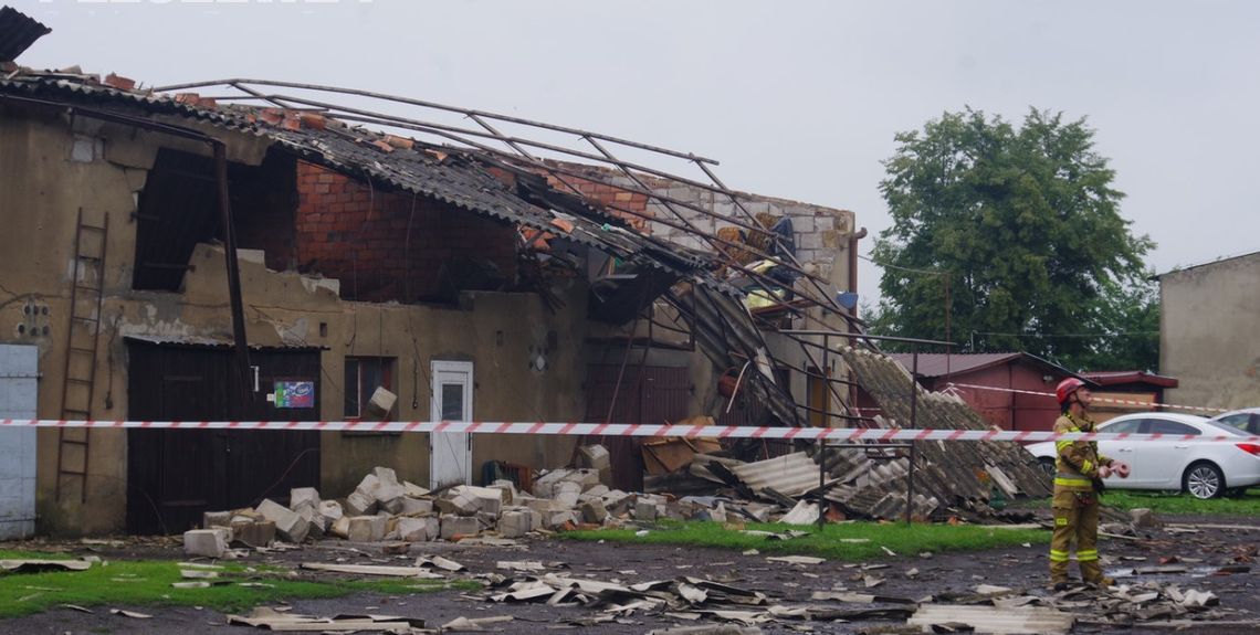 Zerwane dachy, wybite okna! Wichura z ulewą narobiły SZKÓD