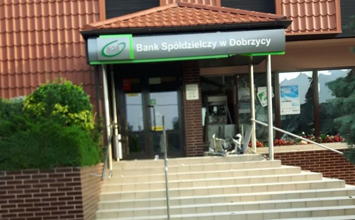 Złodzieje wysadzili bankomat w Dobrzycy. Ukradli kasetki z gotówką