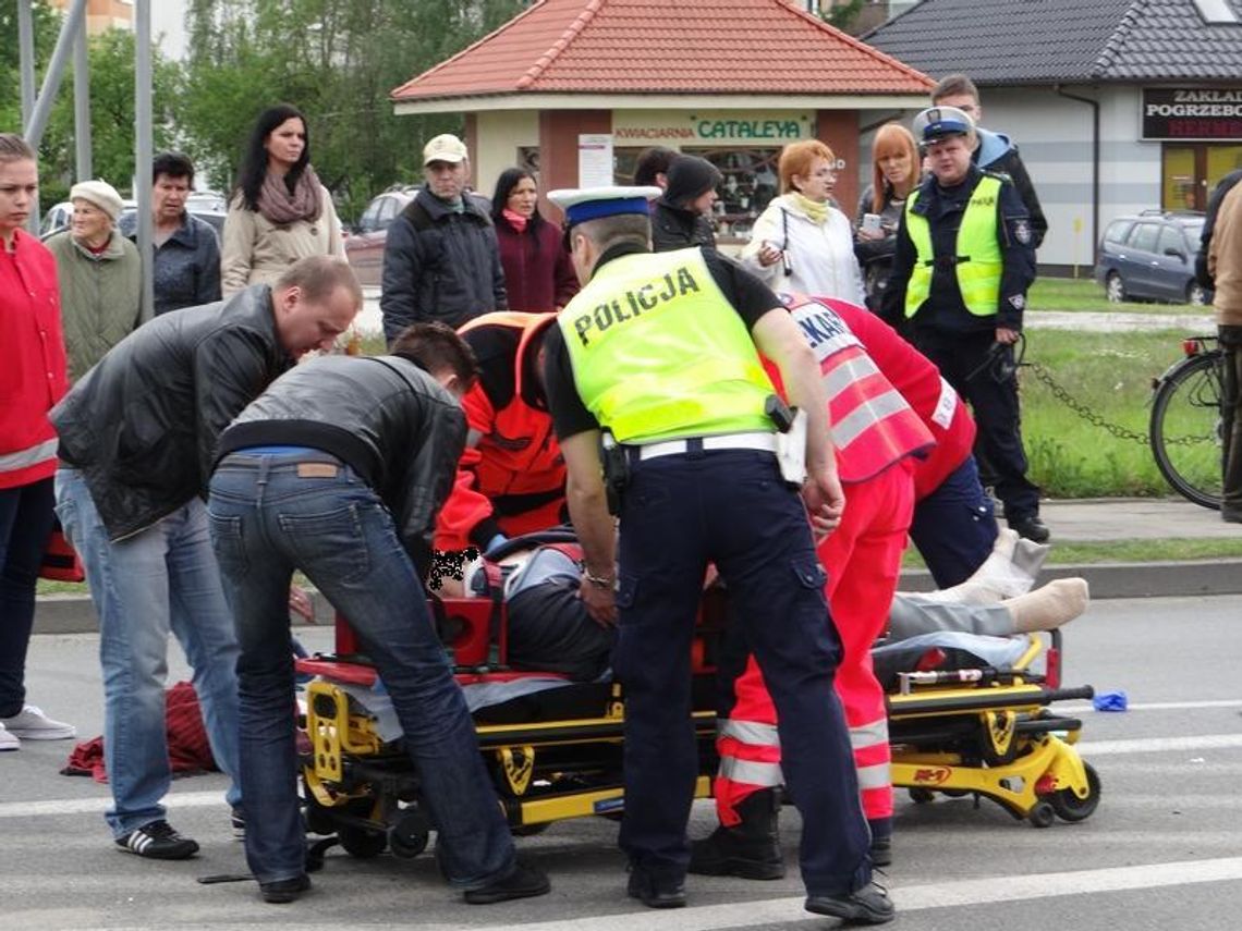 Zmarł pieszy potrącony wczoraj na pasach ZDJĘCIA