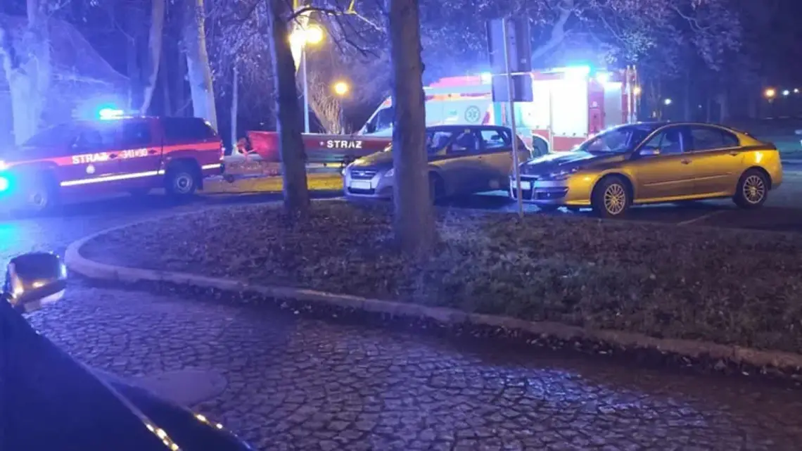 Zobaczył policjantów i skoczył. „Życie i zdrowie zagrożone” Zobaczył policjantów i skoczył. „Życie i zdrowie zagrożone”