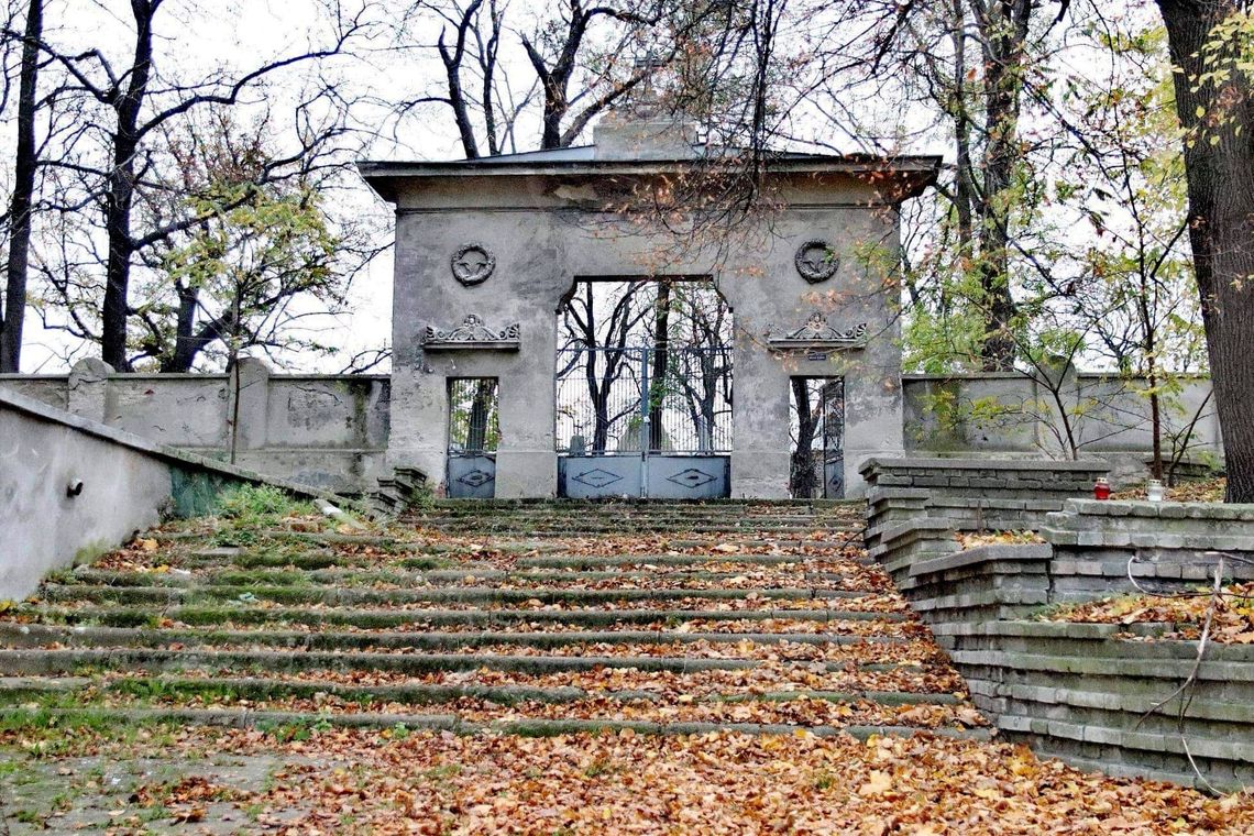 Zrujnowane schody przy cmentarzu prawosławnym będą wyremontowane ZDJĘCIA