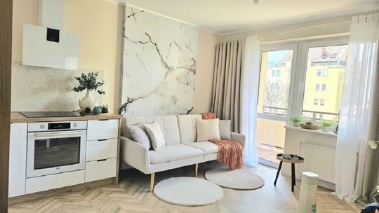 3 pokoje, 51.60m2, balkon, Ip, po remoncie, Os. Korczak