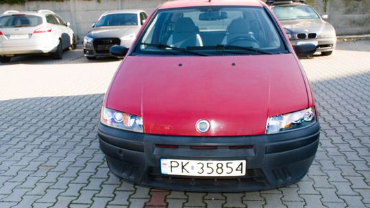 Sprzedam punto 2 z 2002 roku. Sprzedam punto 2 z 2002 roku.