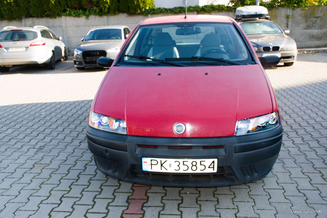 Sprzedam punto 2 z 2002 roku. Sprzedam punto 2 z 2002 roku.