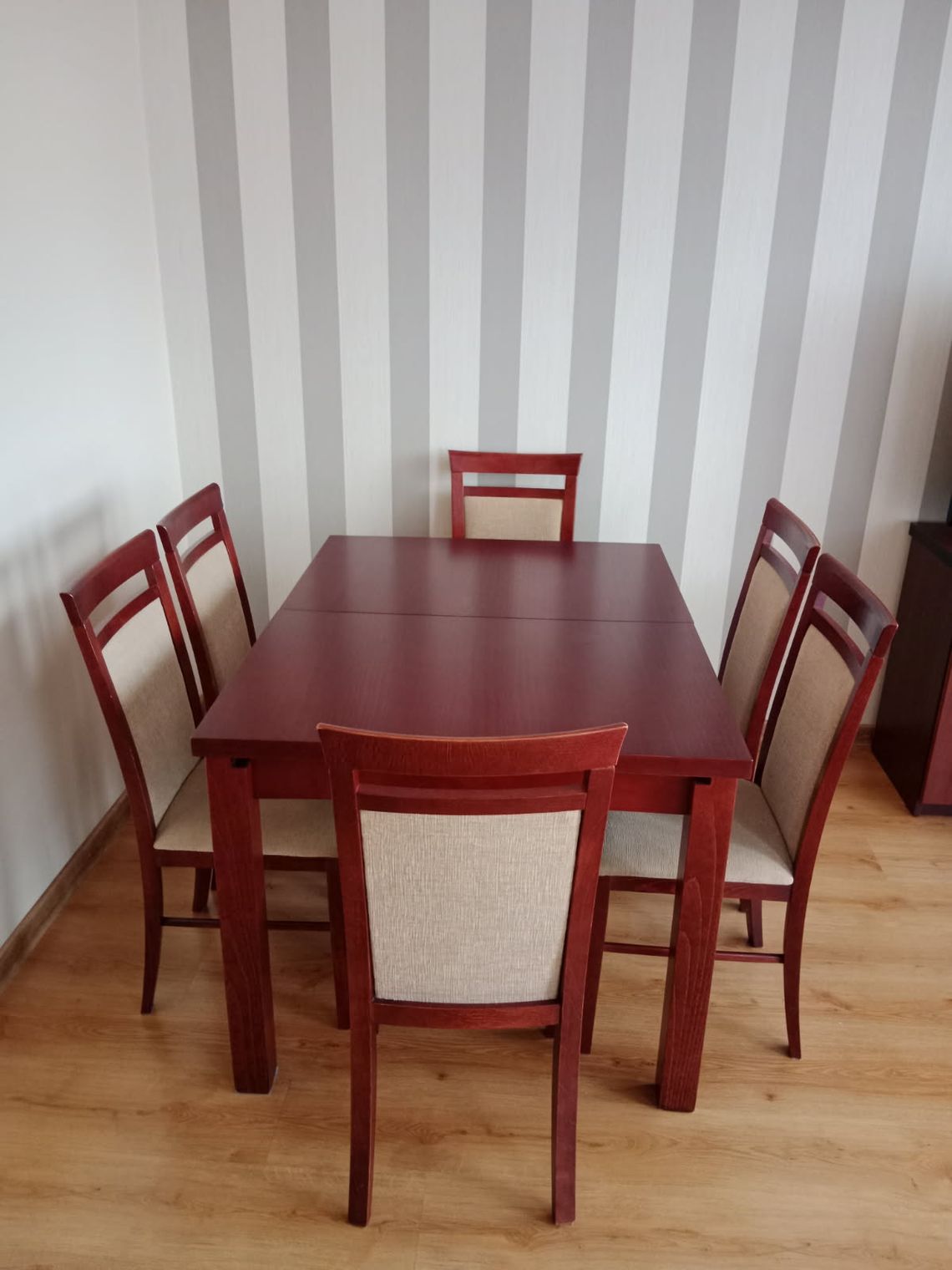Stół+ 6 krzeseł Stół+ 6 krzeseł